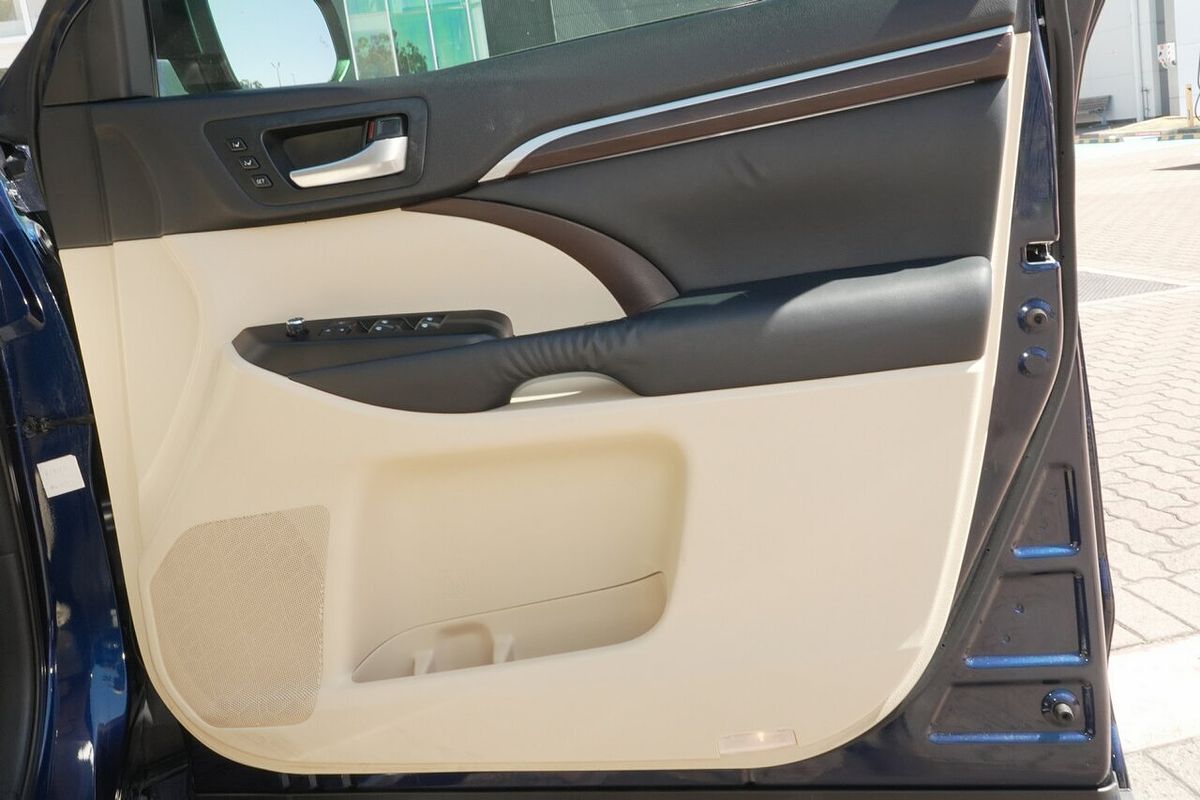 2014 Toyota Kluger Grande GSU55R