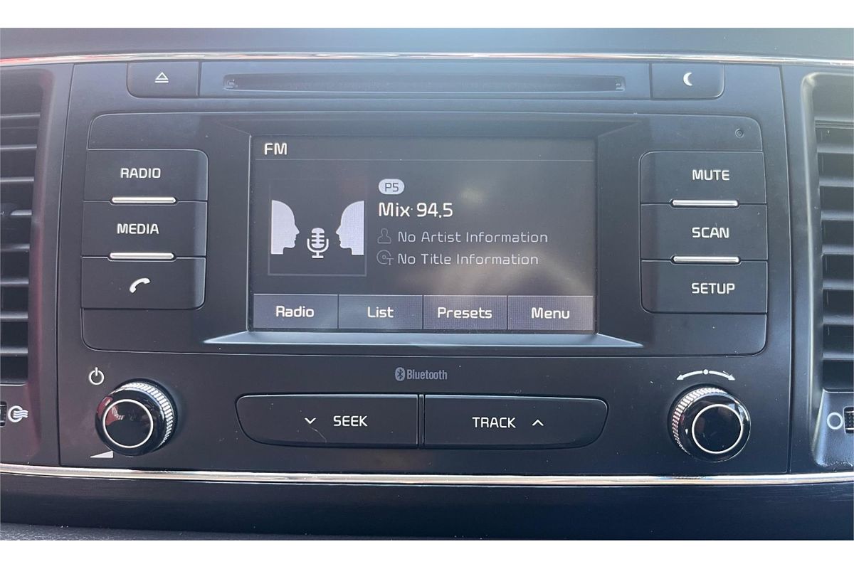 2017 Kia Carnival S YP