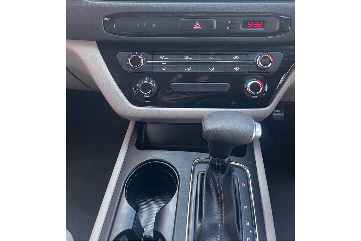 2017 Kia Carnival S YP