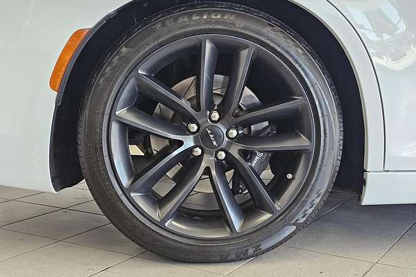 2021 Chrysler 300 SRT Core LX