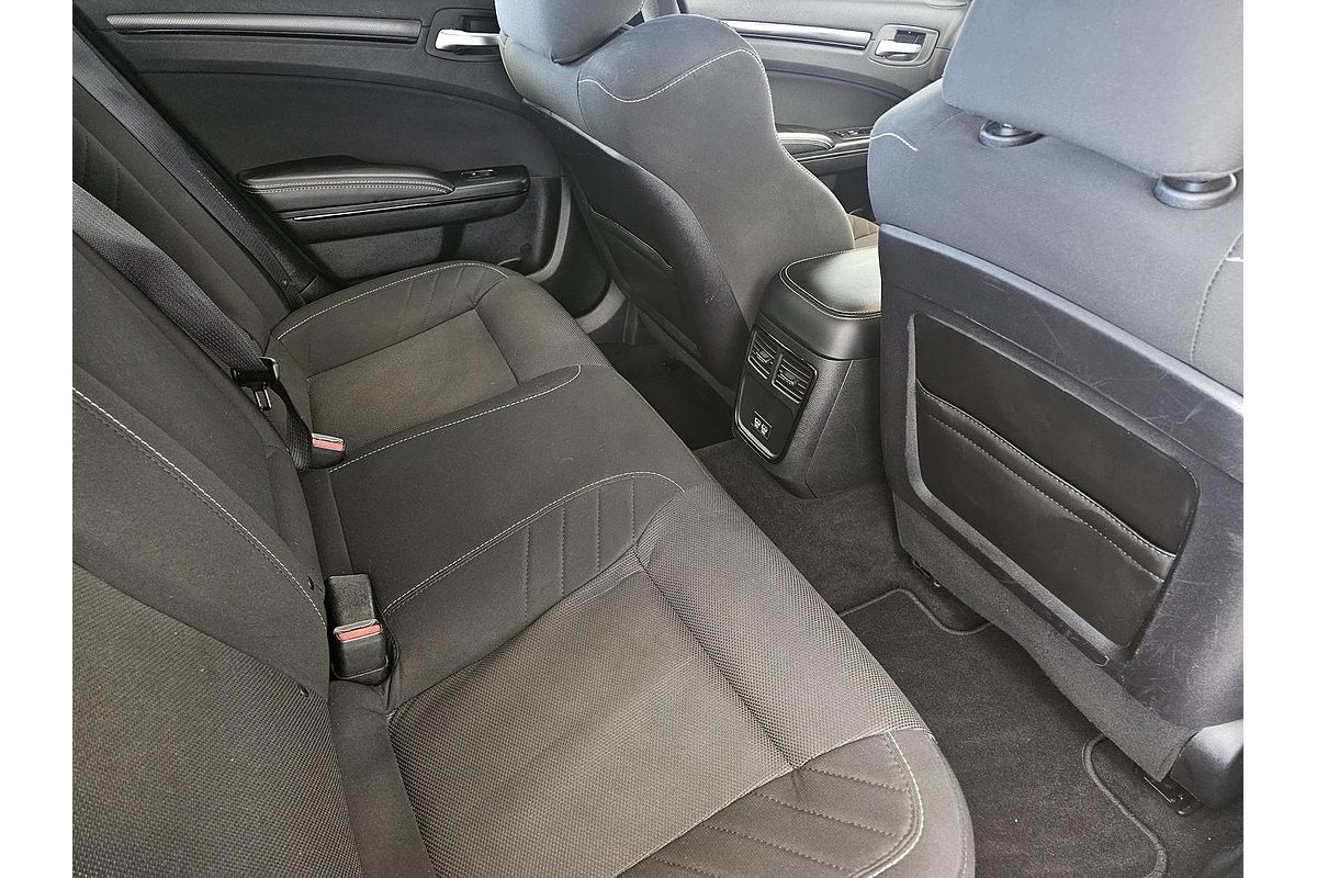 2021 Chrysler 300 SRT Core LX