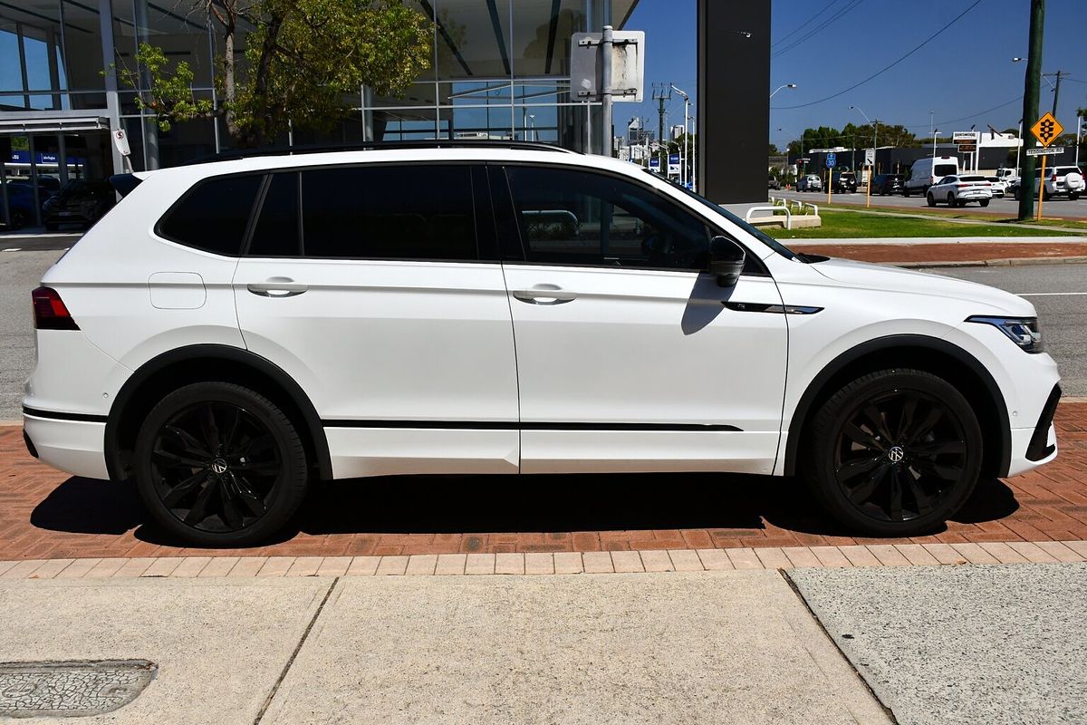 2024 Volkswagen Tiguan Wolfsburg Edition Allspace 5N