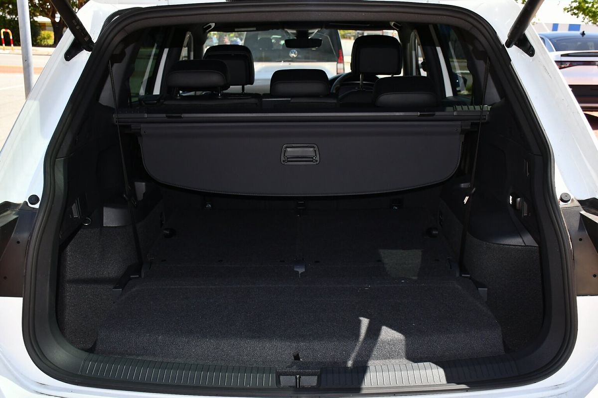 2024 Volkswagen Tiguan Wolfsburg Edition Allspace 5N