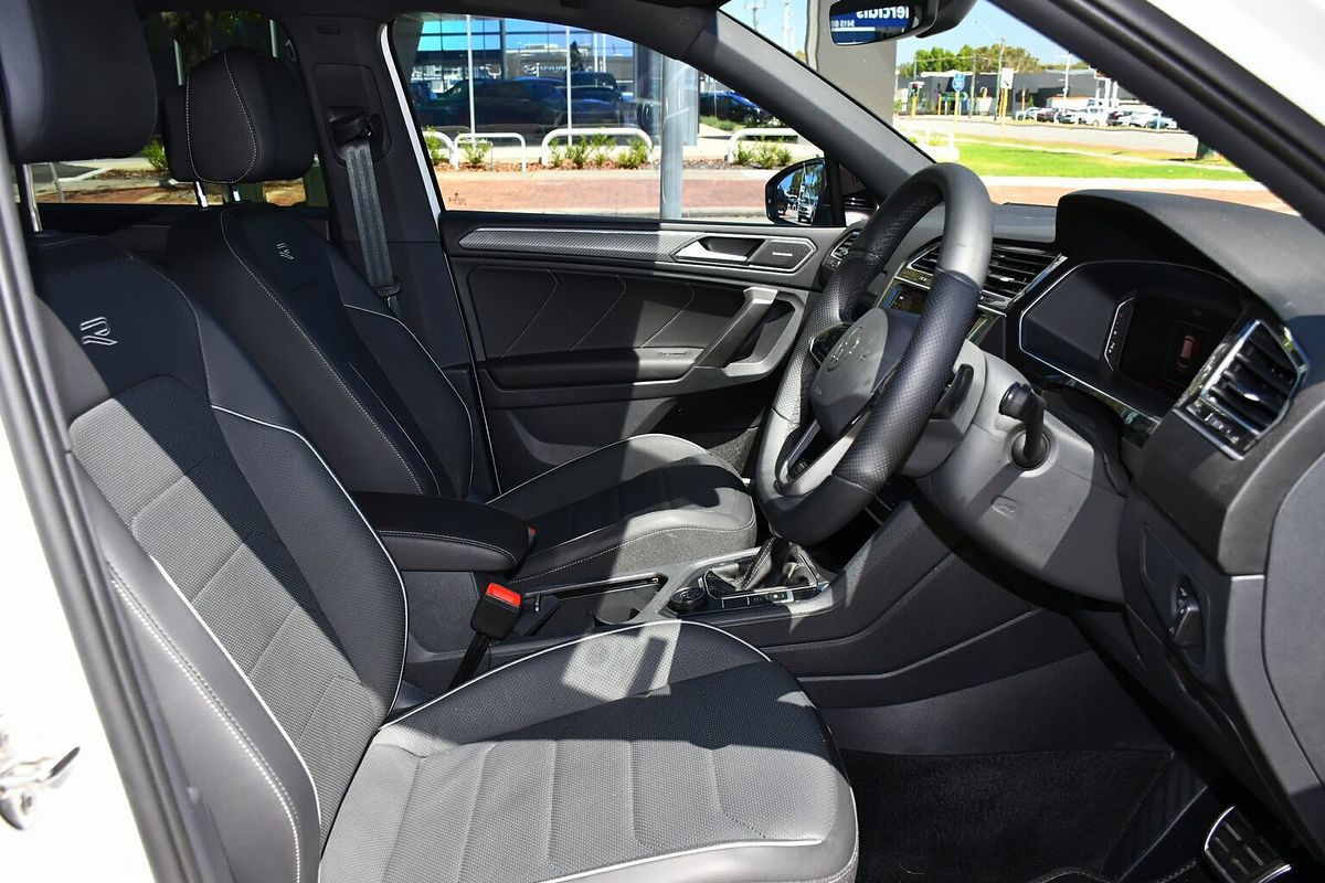 2024 Volkswagen Tiguan Wolfsburg Edition Allspace 5N