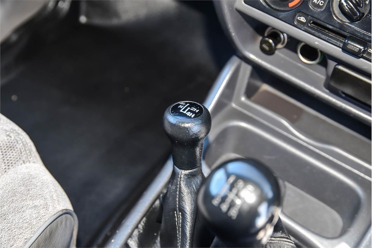 2002 Mazda Bravo DX B2500 4X4