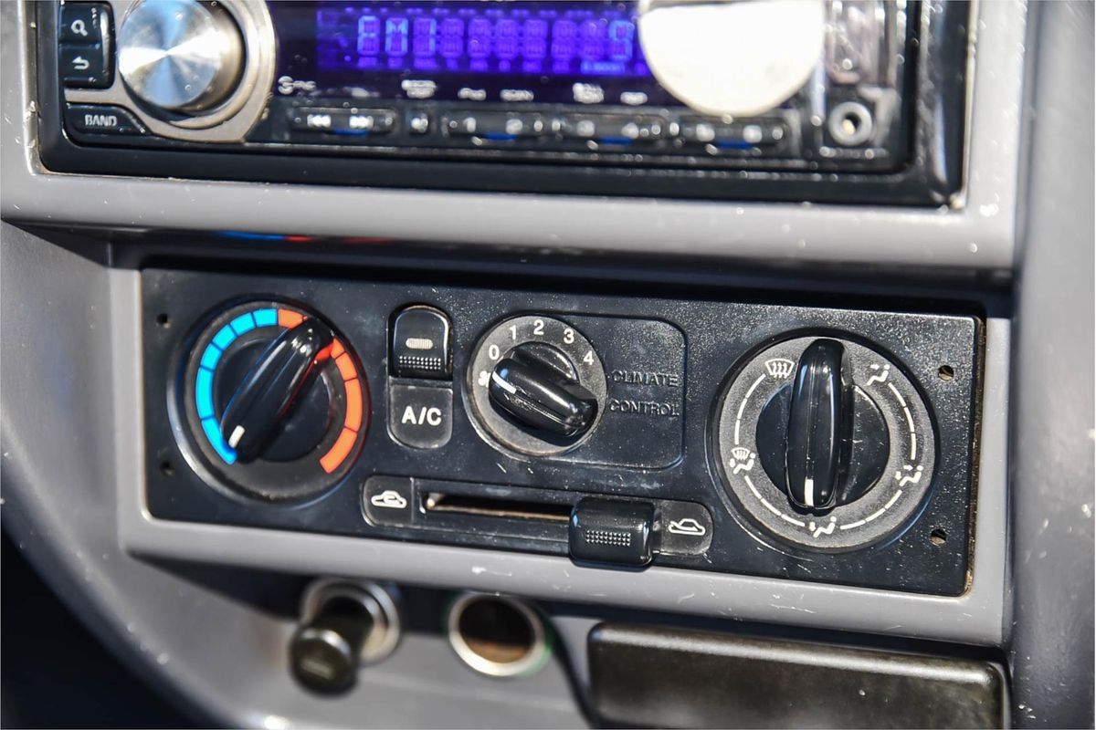 2002 Mazda Bravo DX B2500 4X4