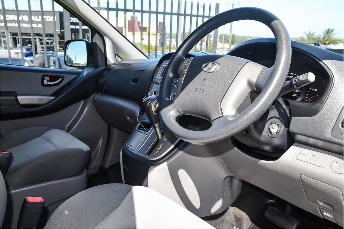 2013 Hyundai iMax TQ-W