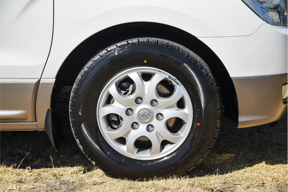 2013 Hyundai iMax TQ-W