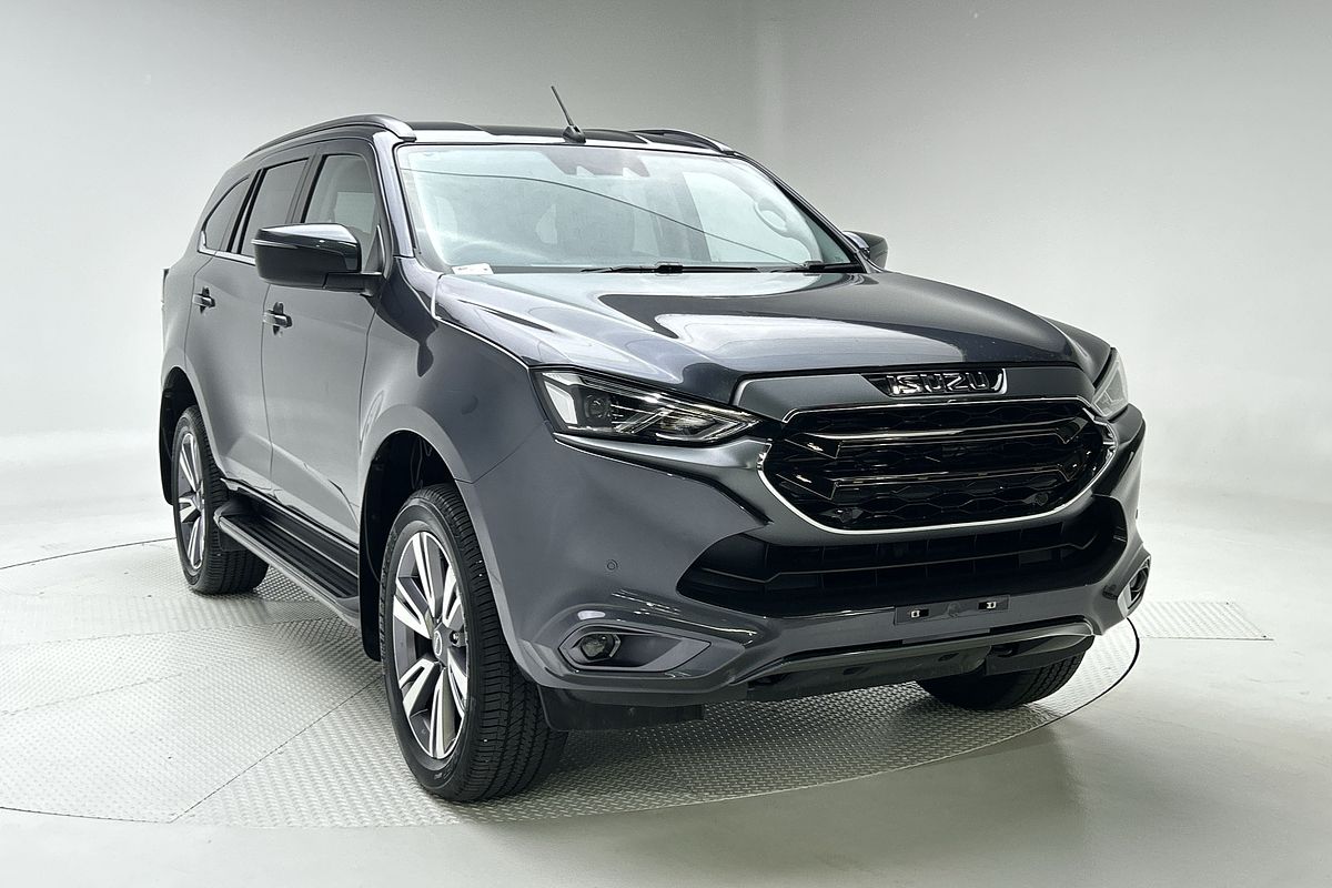 2022 Isuzu MU-X LS-T