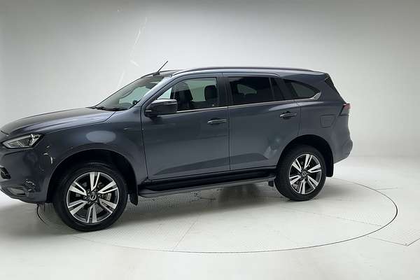 2022 Isuzu MU-X LS-T thumb-3