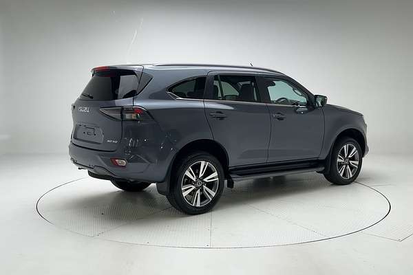 2022 Isuzu MU-X LS-T thumb-7