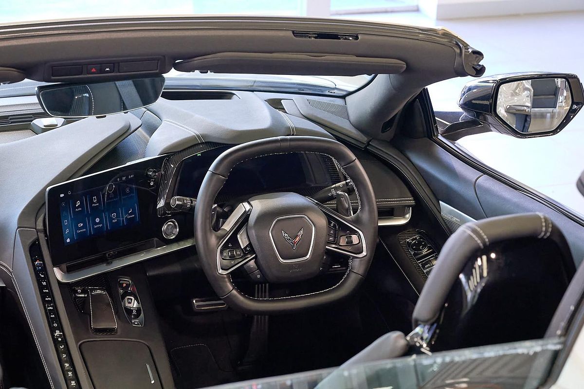 2024 Chevrolet Corvette Stingray 2LT C8