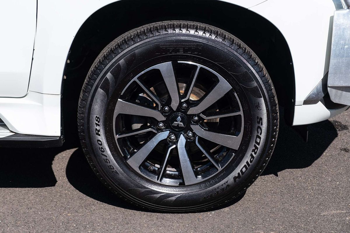 2017 Mitsubishi Pajero Sport GLS QE