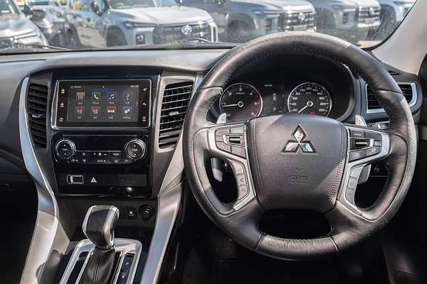2017 Mitsubishi Pajero Sport GLS QE