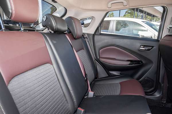 2025 Suzuki Fronx Hybrid KW