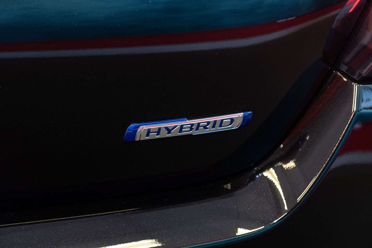 2024 Suzuki Swift Hybrid Plus UZ