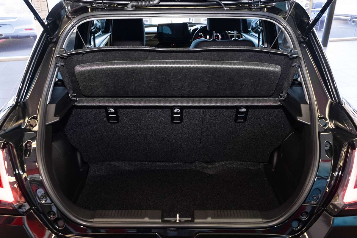 2024 Suzuki Swift Hybrid Plus UZ