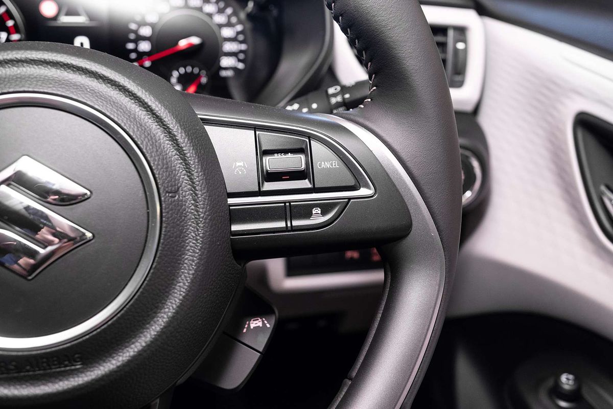 2024 Suzuki Swift Hybrid Plus UZ