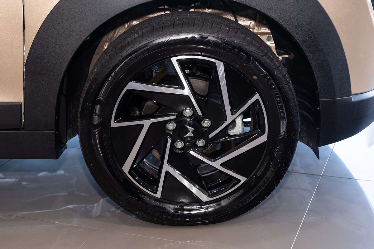 2025 Mahindra XUV3XO