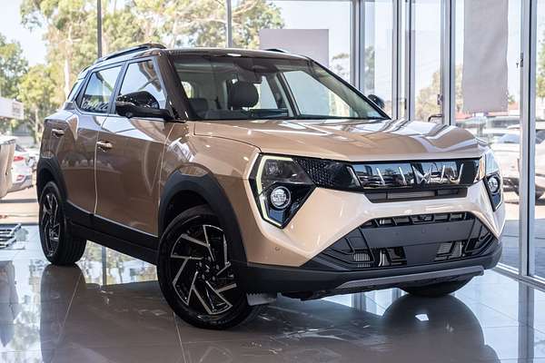 2025 Mahindra XUV3XO