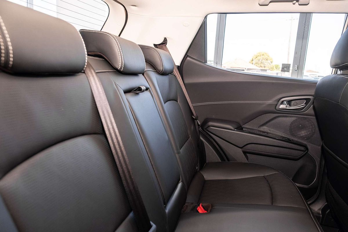 2025 Mahindra XUV3XO