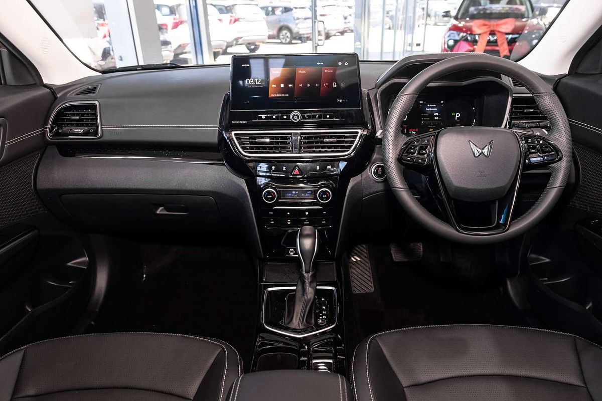 2025 Mahindra XUV3XO