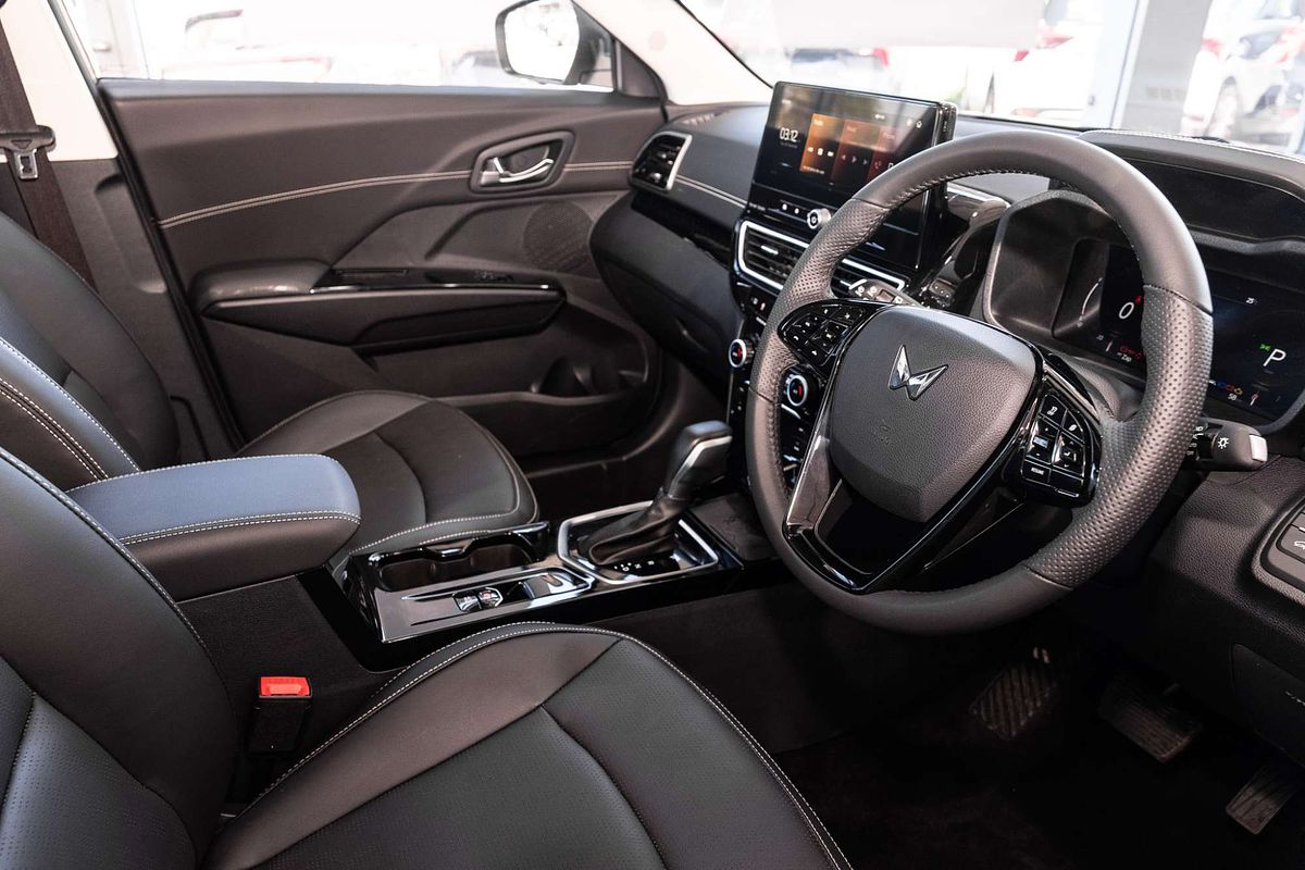 2025 Mahindra XUV3XO