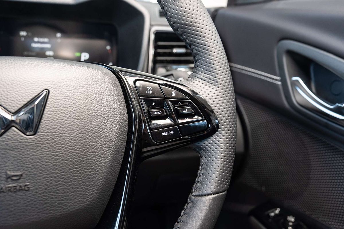 2025 Mahindra XUV3XO