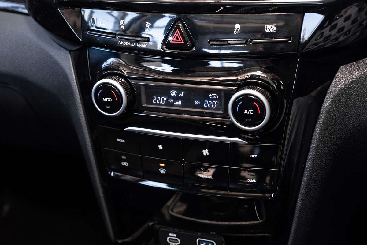 2025 Mahindra XUV3XO