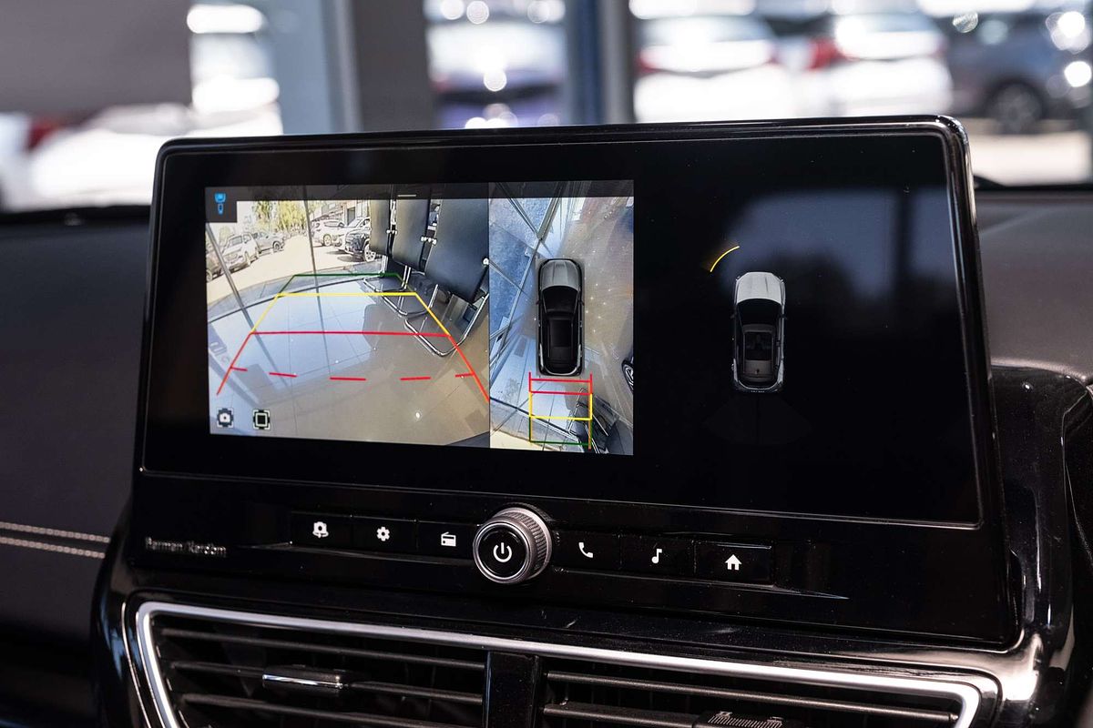 2025 Mahindra XUV3XO