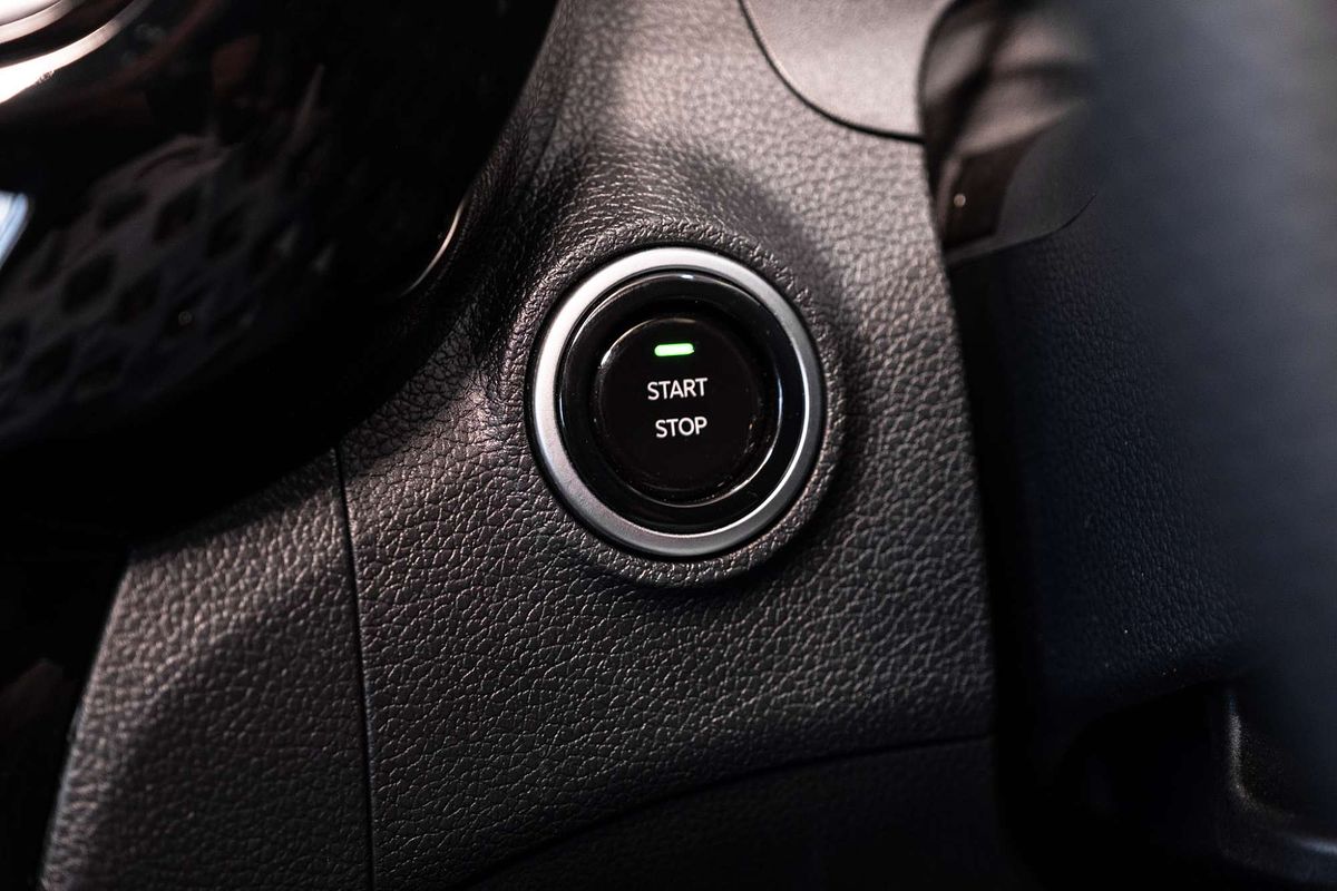 2025 Mahindra XUV3XO