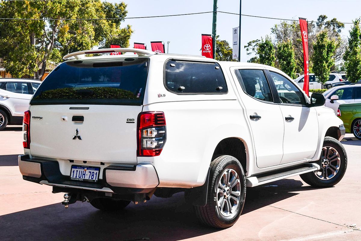 2021 Mitsubishi TRITON GLX+ (4x4) MR MY22 4X4