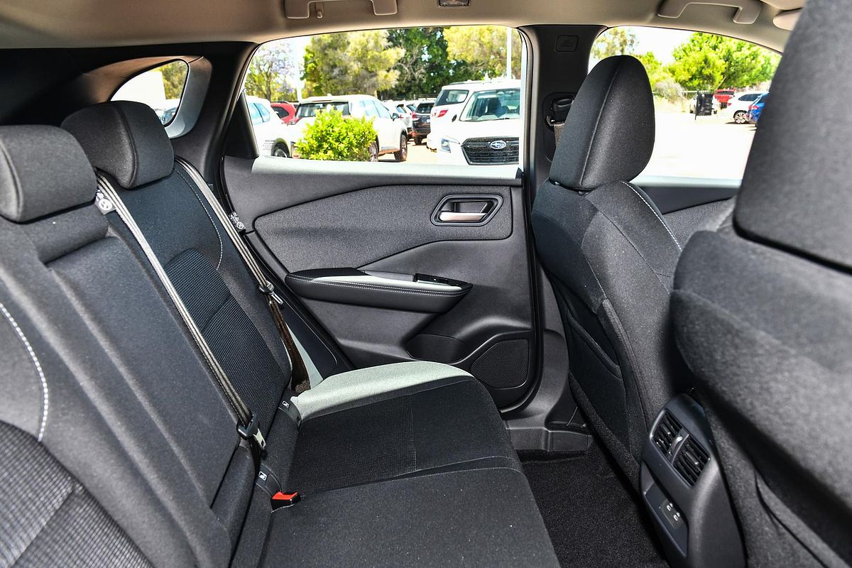 2025 Nissan QASHQAI ST J12