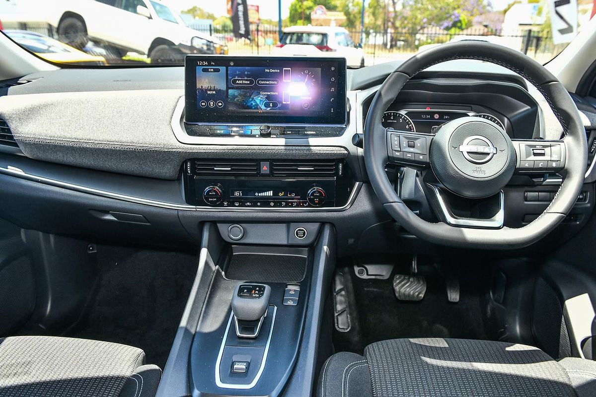 2025 Nissan QASHQAI ST J12