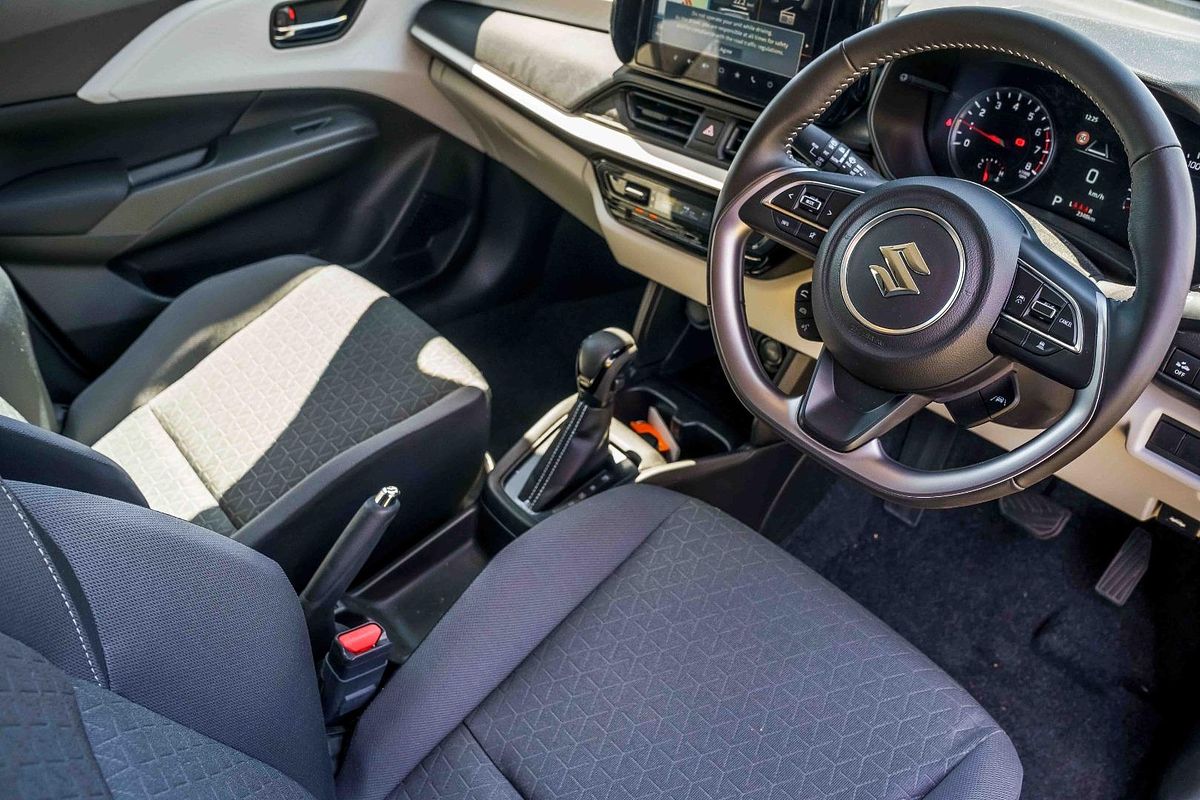 2024 Suzuki Swift Hybrid Plus UZ