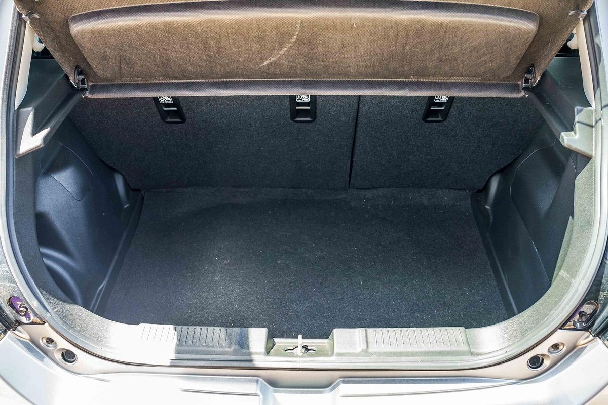 2024 Suzuki Swift Hybrid Plus UZ