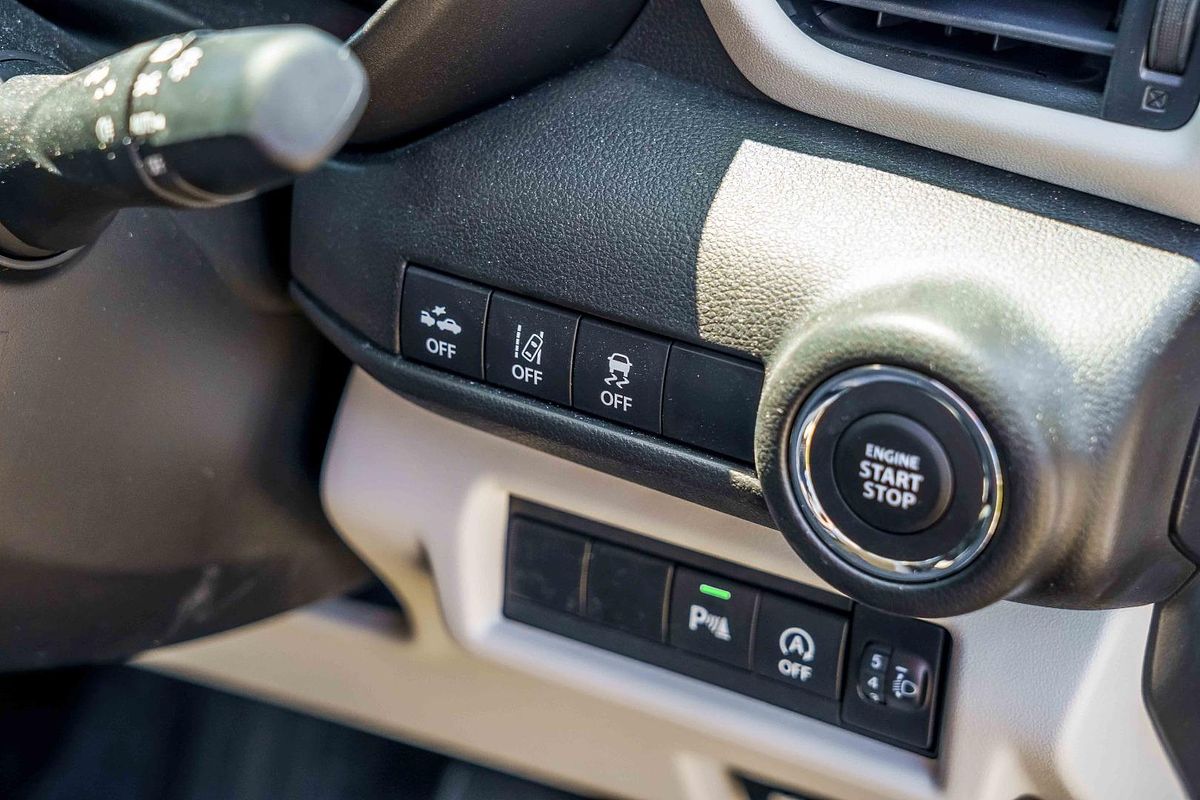 2024 Suzuki Swift Hybrid Plus UZ