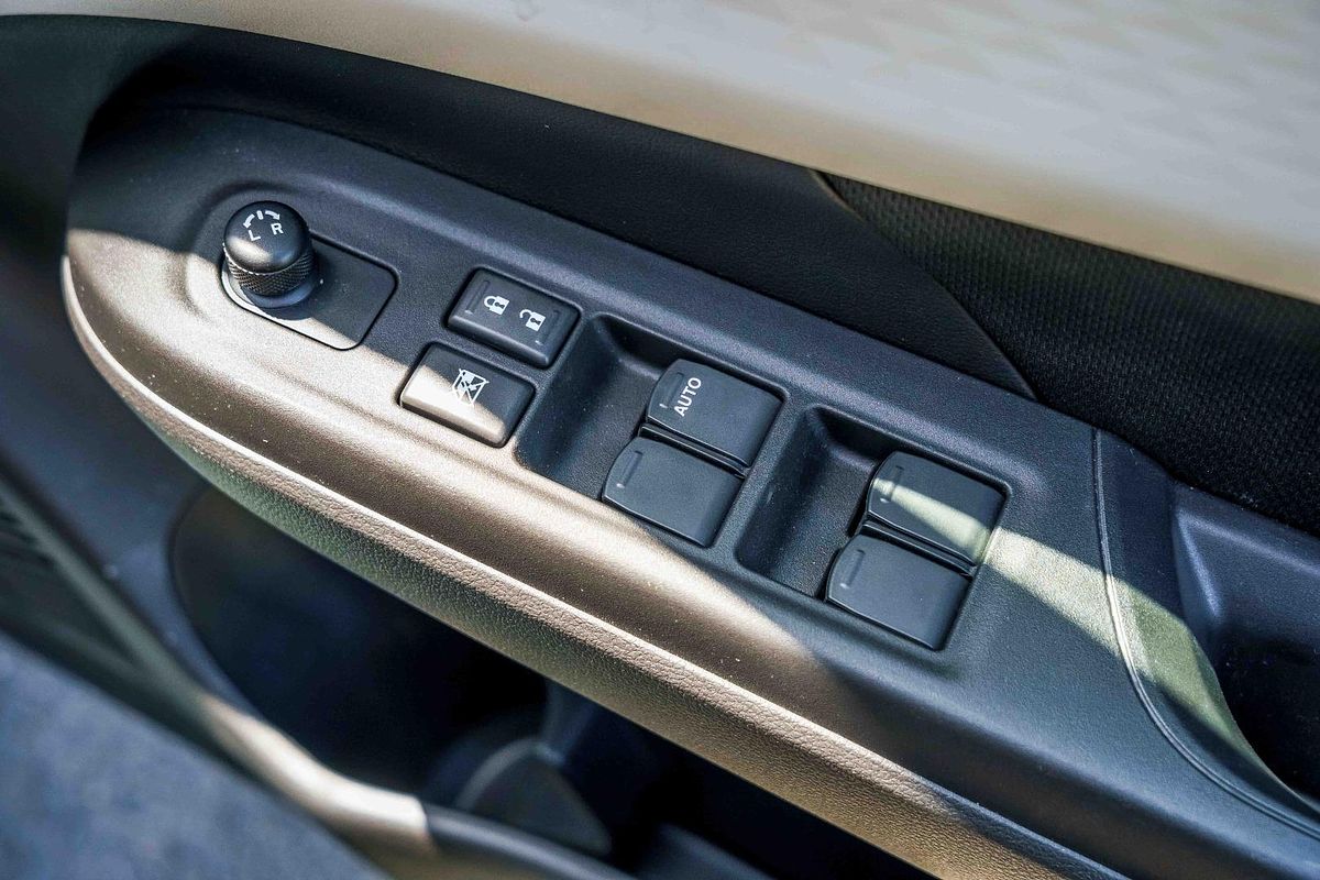 2024 Suzuki Swift Hybrid Plus UZ