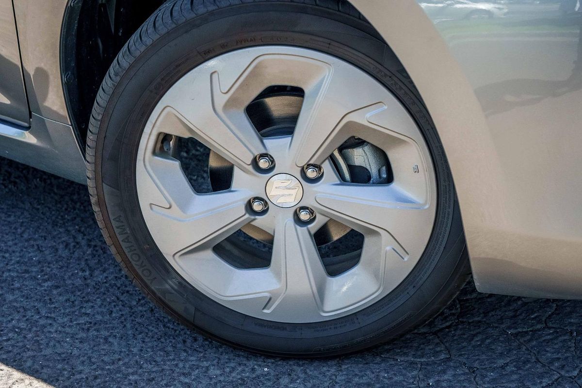 2024 Suzuki Swift Hybrid Plus UZ