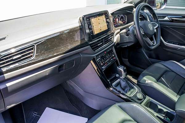 2024 Volkswagen T-Roc 140TSI R-Line D11