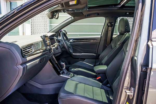 2024 Volkswagen T-Roc 140TSI R-Line D11