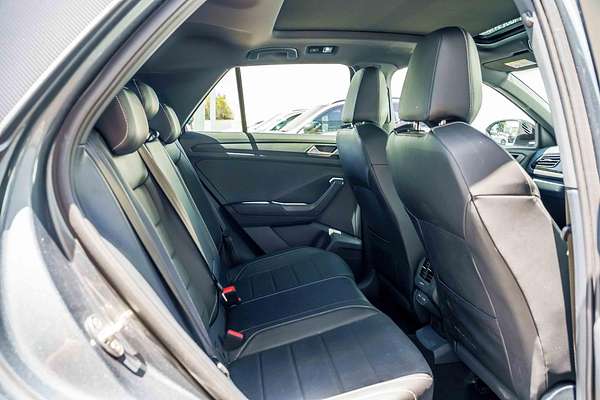 2024 Volkswagen T-Roc 140TSI R-Line D11