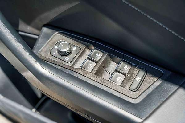 2024 Volkswagen T-Roc 140TSI R-Line D11