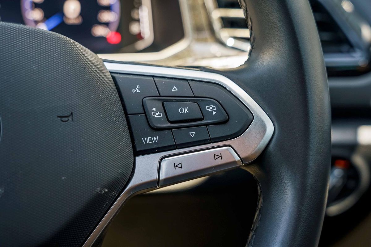 2024 Volkswagen T-Roc 140TSI R-Line D11