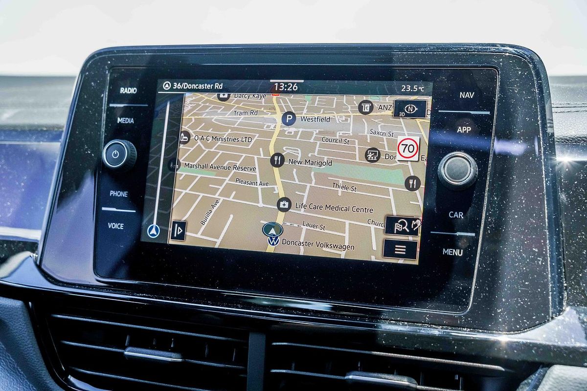 2024 Volkswagen T-Roc 140TSI R-Line D11