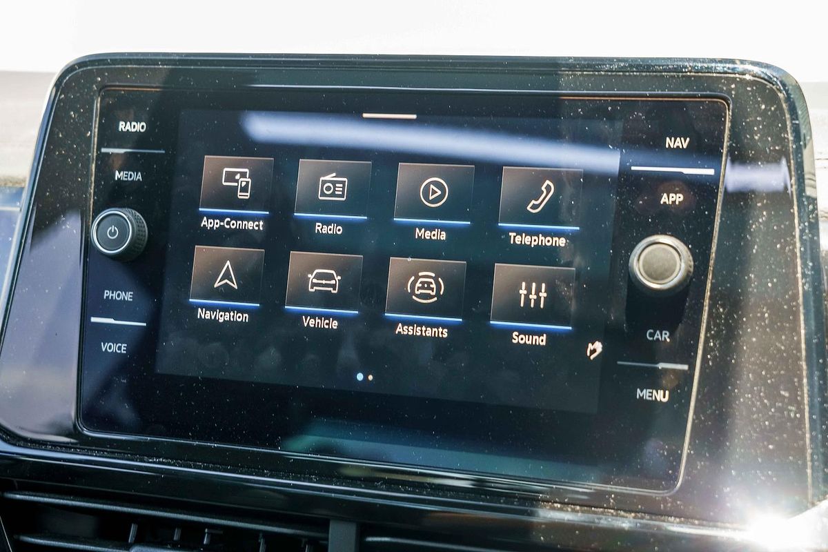 2024 Volkswagen T-Roc 140TSI R-Line D11