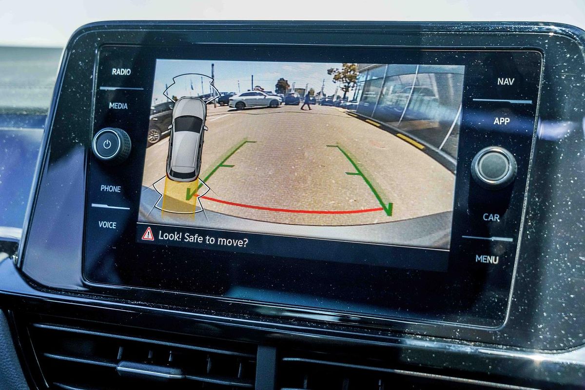 2024 Volkswagen T-Roc 140TSI R-Line D11