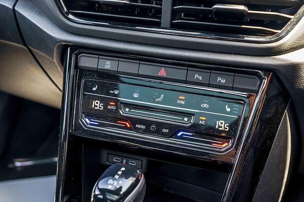 2024 Volkswagen T-Roc 140TSI R-Line D11