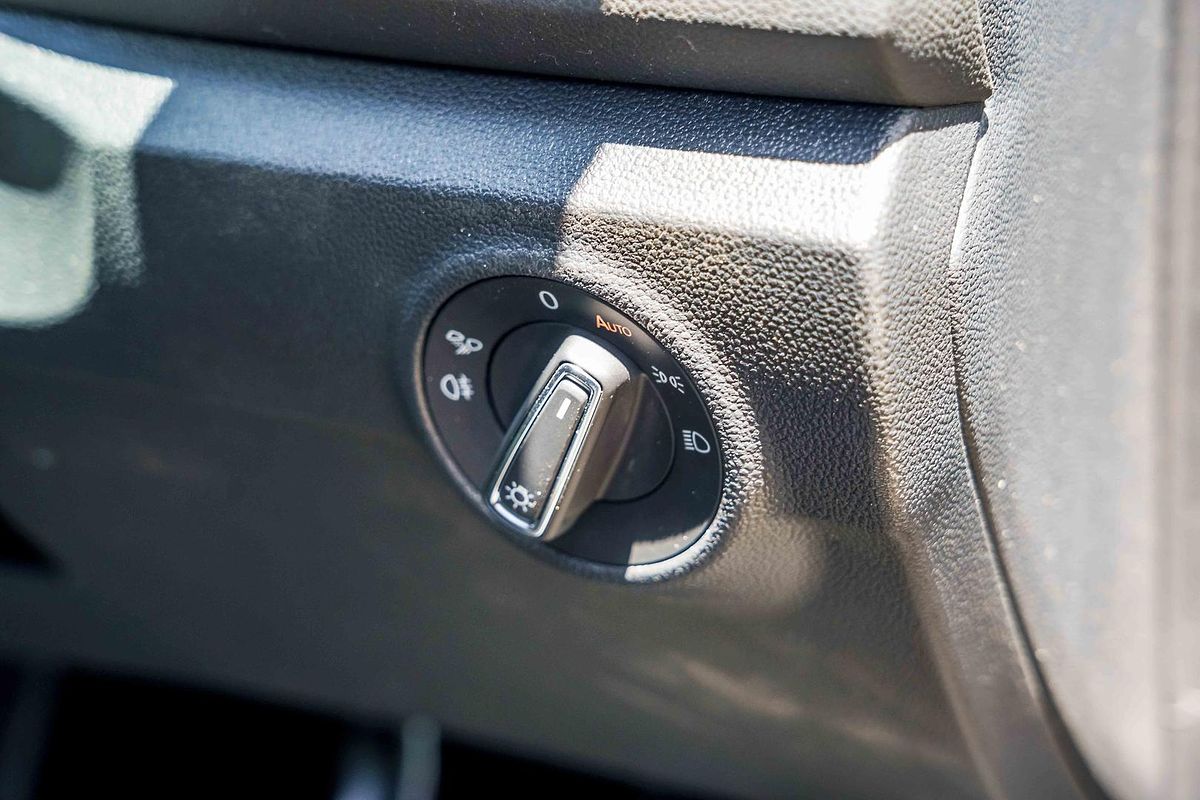 2024 Volkswagen T-Roc 140TSI R-Line D11