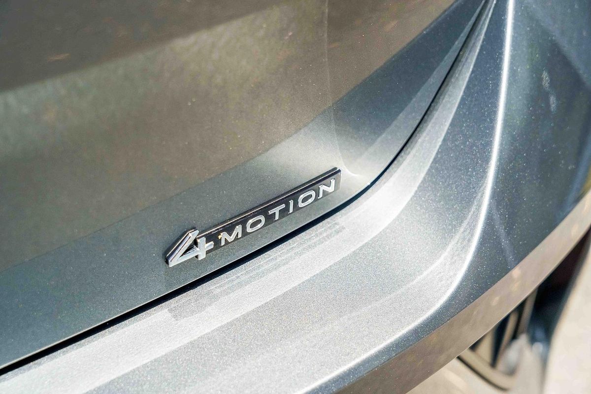 2024 Volkswagen T-Roc 140TSI R-Line D11